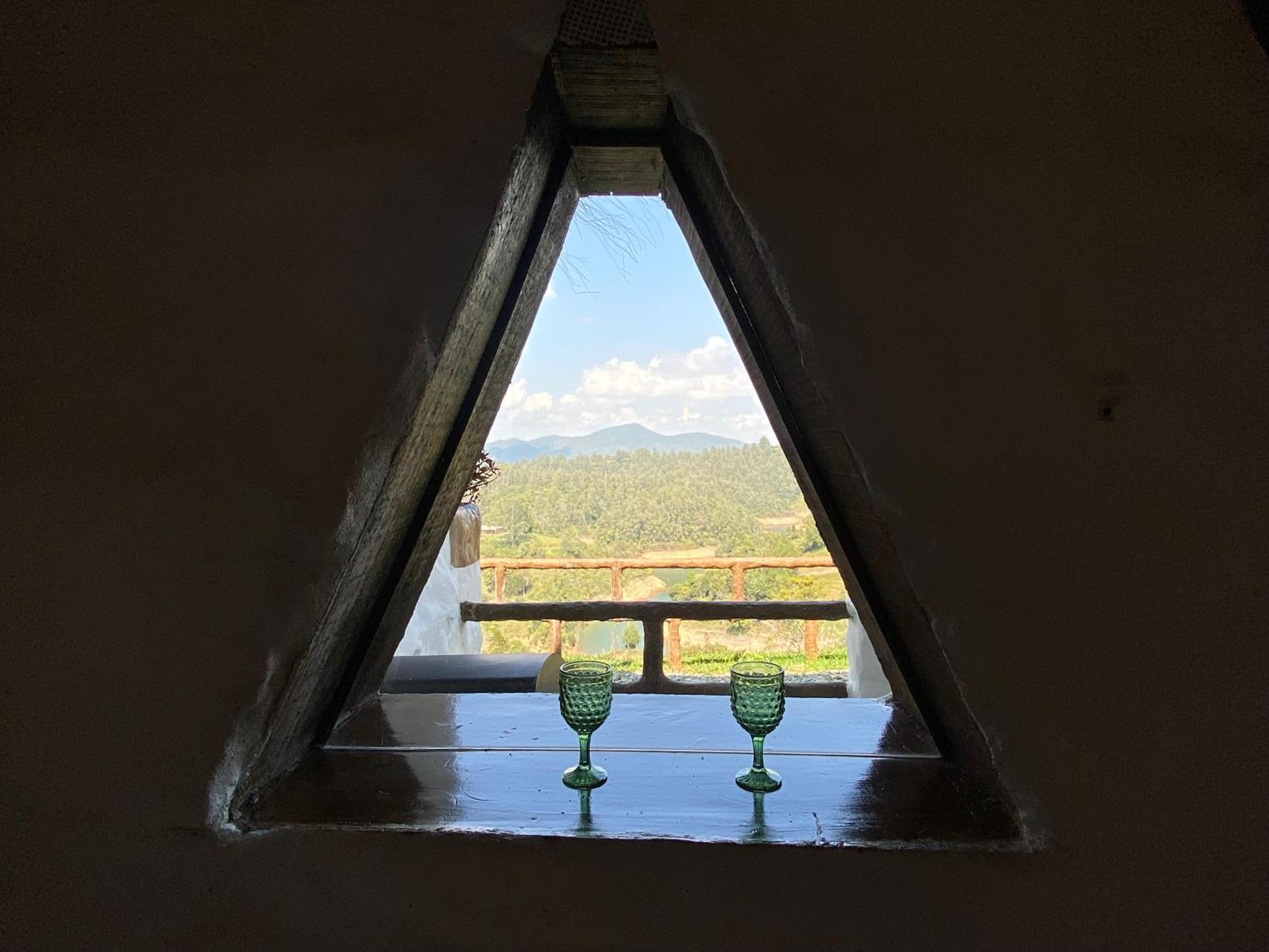 Hobbit Hotel Ecolodge- Guatapé מראה חיצוני תמונה