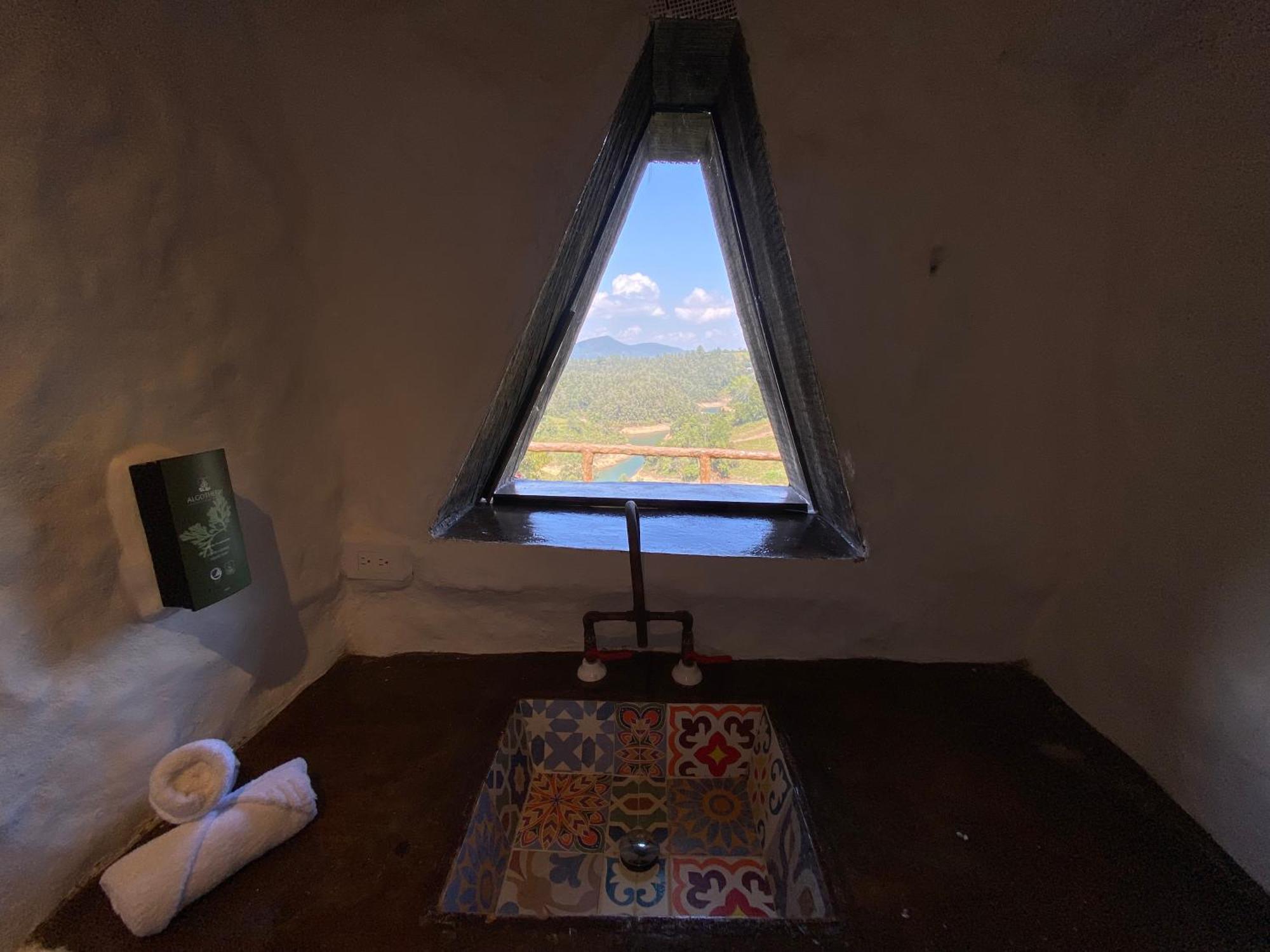 Hobbit Hotel Ecolodge- Guatapé מראה חיצוני תמונה