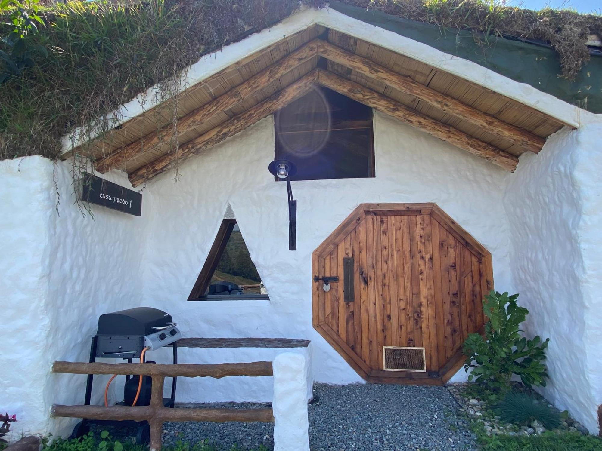Hobbit Hotel Ecolodge- Guatapé מראה חיצוני תמונה