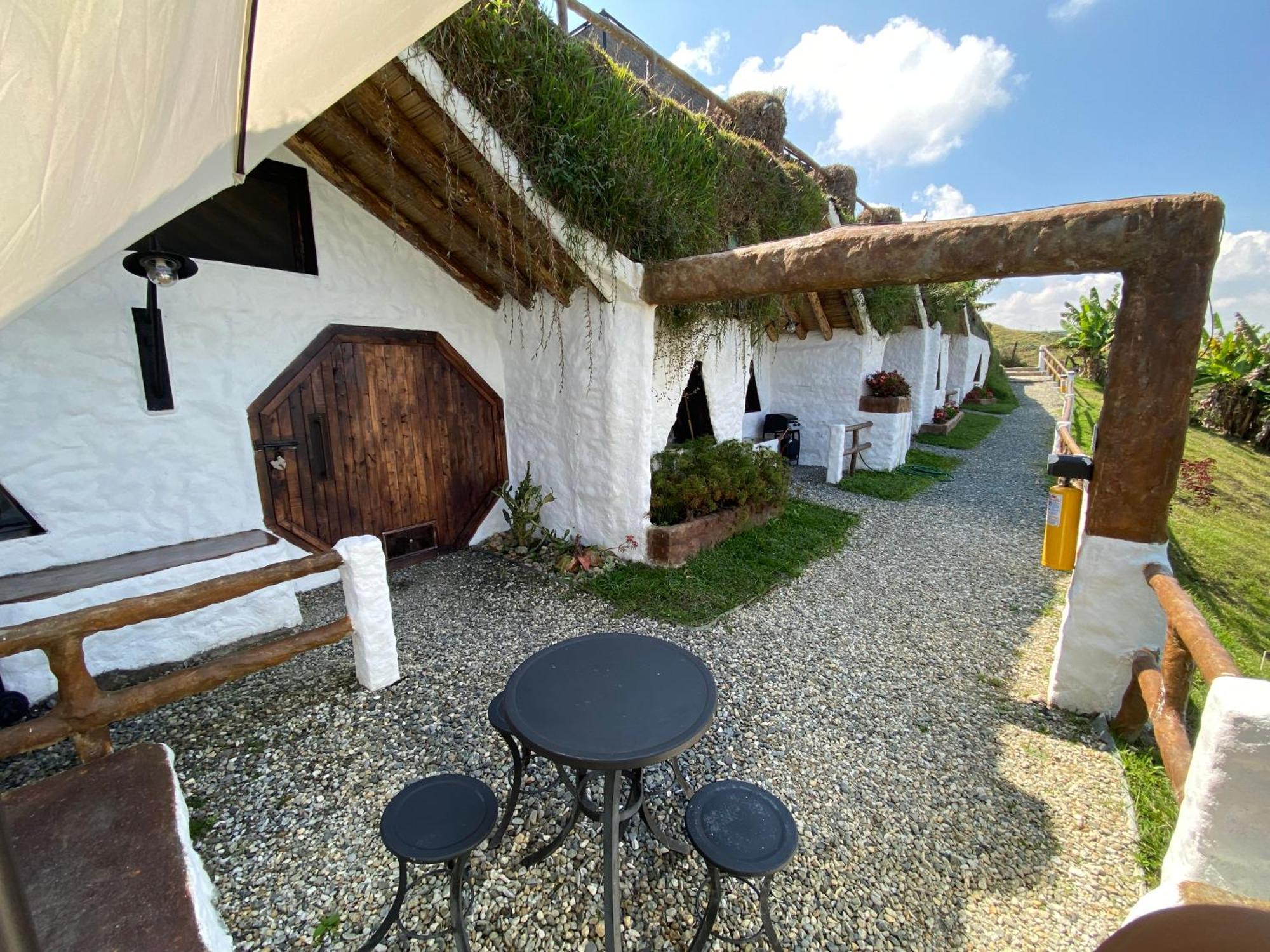 Hobbit Hotel Ecolodge- Guatapé מראה חיצוני תמונה