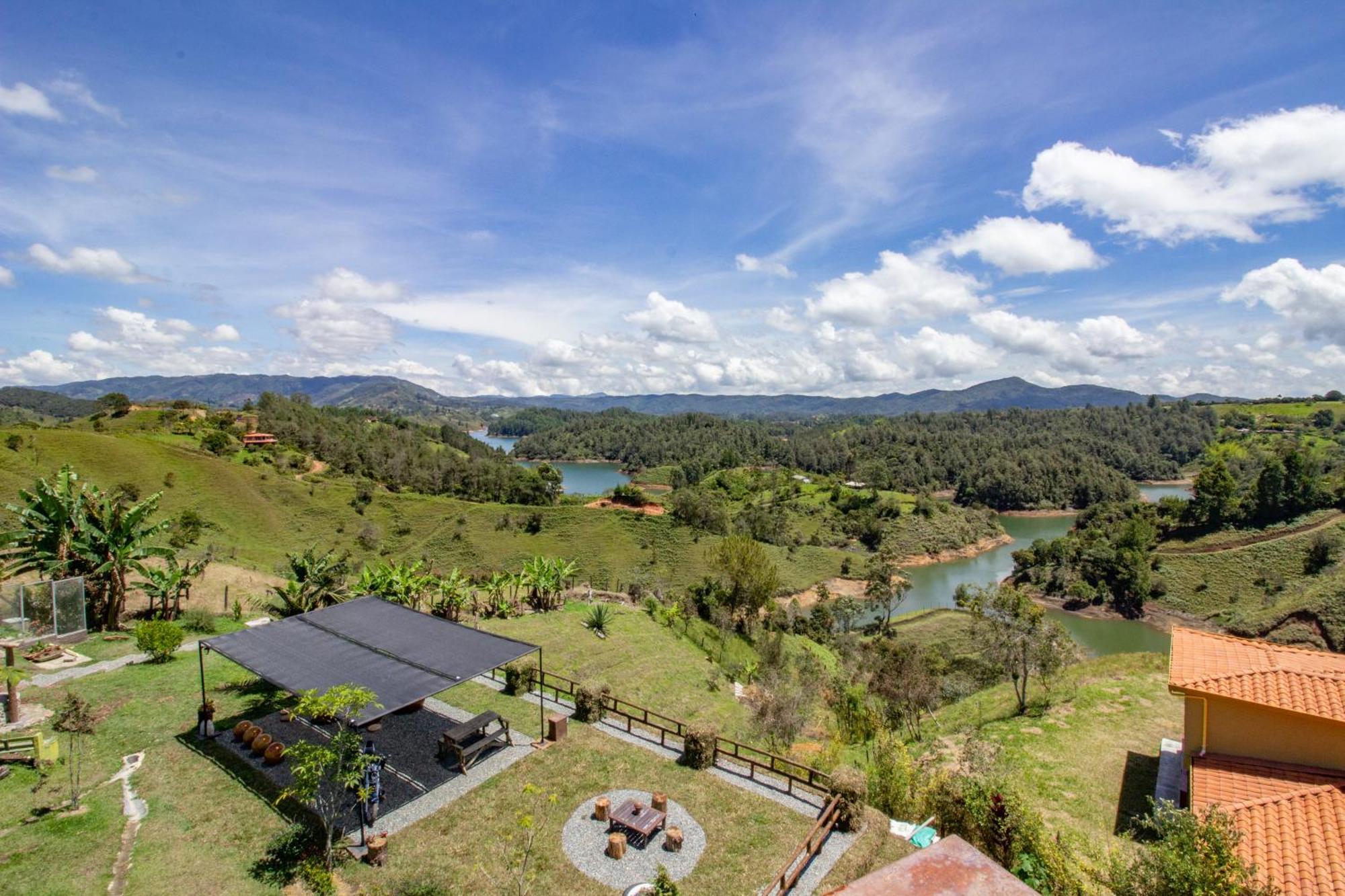 Hobbit Hotel Ecolodge- Guatapé מראה חיצוני תמונה