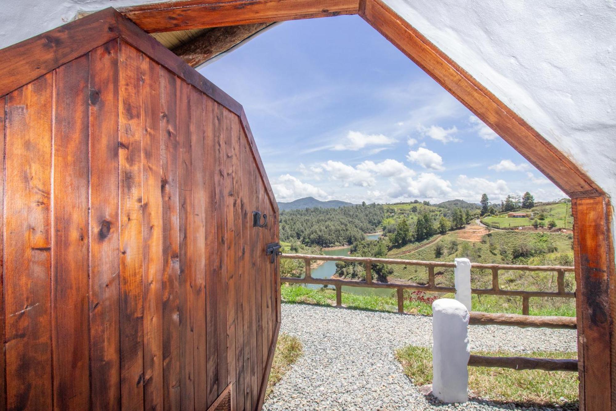 Hobbit Hotel Ecolodge- Guatapé מראה חיצוני תמונה