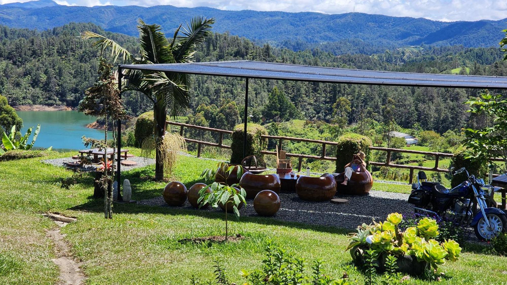 Hobbit Hotel Ecolodge- Guatapé מראה חיצוני תמונה